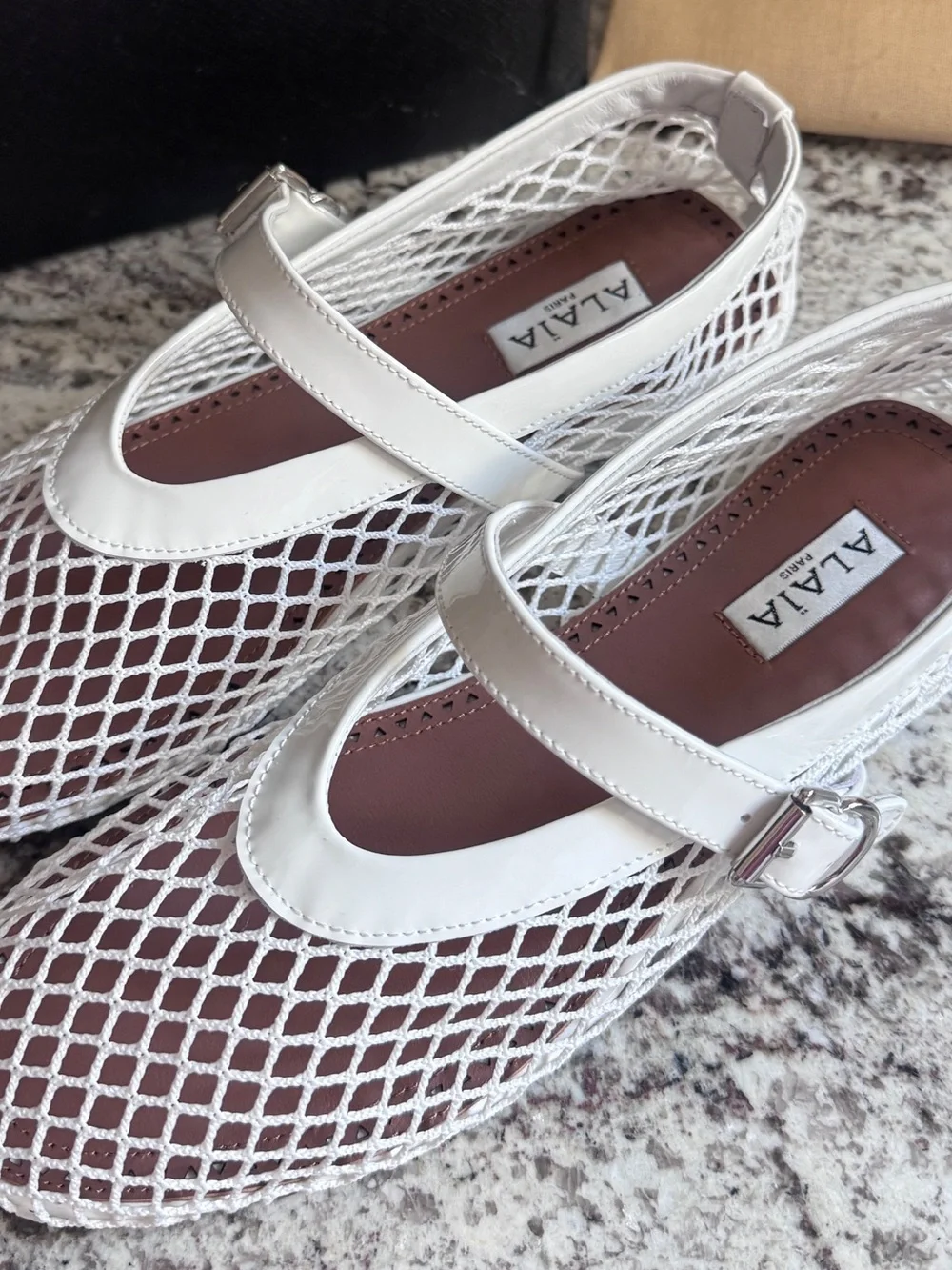 N/A white mesh